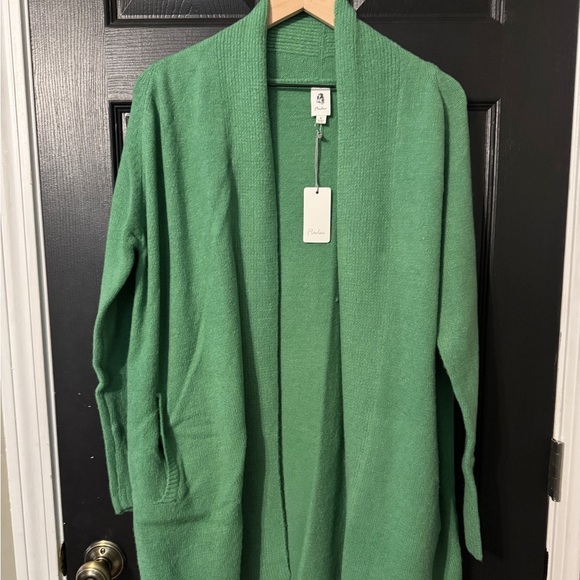 Sweaters - Women’s cardigan